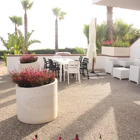 Mare Azzurro Lägenhetshotell 4*