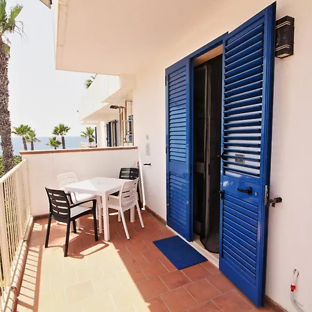 Mare Azzurro Aparthotel *